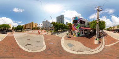 Fort Lauderdale, FL, ABD - 25 Ağustos 2023: Şehir merkezi Fort Lauderdale 360 eşkenar dörtgen fotoğraf Munchies Gece Kulübü