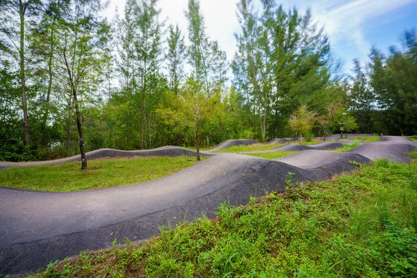 Mountainbike Bmx Pompbaan Het Park — Stockfoto