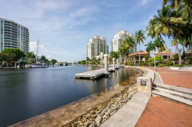 Kral gelgit suları Yeni Nehir Fort Lauderdale Nehir Yürüyüşü suları taşar