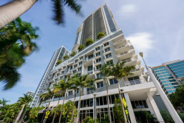 Fort Lauderdale, FL, ABD - 31 Ağustos 2023: Alluvion Las Olas kiralık daireler Fort Lauderdale Florida