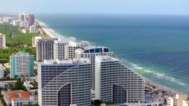 Fort Lauderdale Beach FL 'i gözler önüne serecek hava üssü binaları.