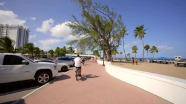 Fort Lauderdale, FL, ABD - 4 Eylül 2023: İşçi Bayramı 2023 Fort Lauderdale Beach Florida USA