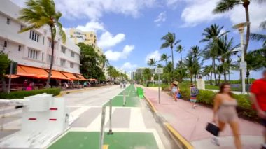Miami Beach, FL, ABD - 4 Eylül 2023: İşçi Bayramı 2023 Miami Beach Motion video