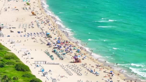 Tłumy Dniu Pamięci Plaży 2023 Nagrania Dronów Miami — Wideo stockowe
