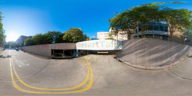 Tallahassee, FL, ABD - 10 Eylül 2023 Fotoğraf Kleman Plaza Otoparkı Tallahassee FL