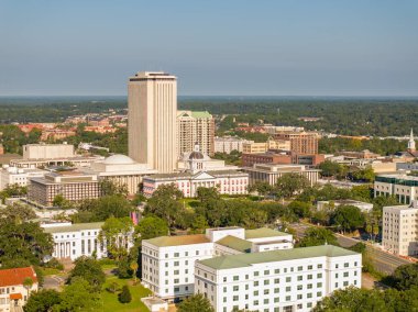 Florida State Capitol Binası ve Müzesi 'nin insansız hava aracı fotoğrafı. 2023 dolaylarında.