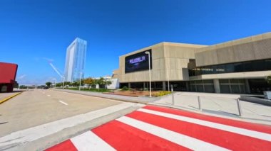 Atlanta, GA, ABD - 9 Eylül 2023: Georgia Dünya Kongre Merkezi B Atlanta 4k motion seyahat hisse senedi turu