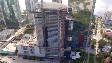 1451 S Miami Bulvarı 'ndaki bir Broadway tadilatı 2005' te 2023 'te tamamlandı.