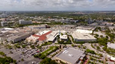 Aventura Alışveriş Merkezi, 2023 dolaylarında hava yörünge klibi kurulumu.