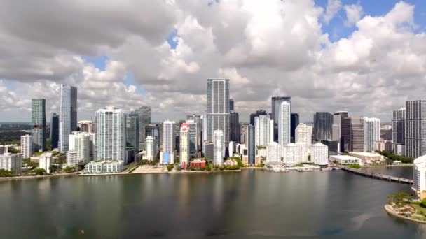 Salida Aérea Establecimiento Brickell Miami — Vídeos de Stock