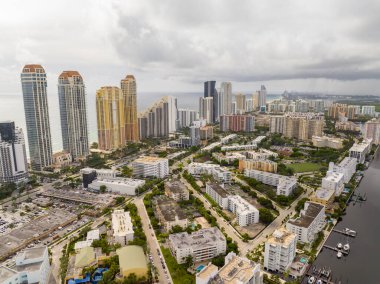 Sunny Isles Beach Florida hisse senedi. Atlantik Okyanusu boyunca Miami sahilinin kuzeyinde bir şehir.