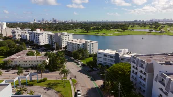 Edificios Videocondominios Aéreos Bay Harbor Islands Miami Beach 2023 — Vídeos de Stock