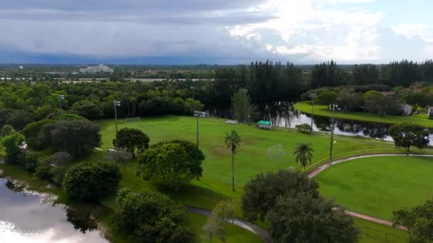 Aerial Drone Video Soccer Field Oscar Wind Park Sunrise Florida — Vídeos de Stock