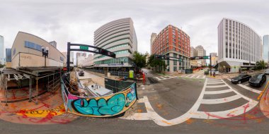 Miami, FL, ABD - 6 Ekim 2023: 360 Eşkenar dörtgen fotoğraf inşaatı Flagler Caddesi