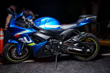 Fort Lauderdale, FL, ABD - 11 Ekim 2023: Mavi Suzuki Gsxr motorsikletinin stok fotoğrafı