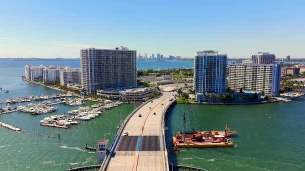 Imágenes Aéreas Treasure Island Miami Beach Centro Ciudad Gran Distancia — Vídeos de Stock