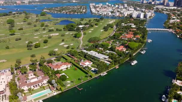 Drone Video Indian Creek Miami Beach Waterfront Inmuebles Lujo — Vídeo de stock