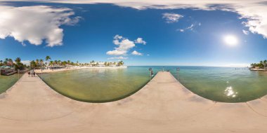 Key West, FL, ABD - 21 Ekim 2023: Ponce De Leon Balıkçılık İskelesi Key West 360 eşköşeli stok fotoğrafı
