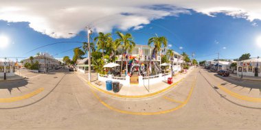 Key West, FL, ABD - 21 Ekim 2023: Cadılar Bayramı dekorasyonlu oteller Key West 360 eşkenar dörtgen fotoğraf