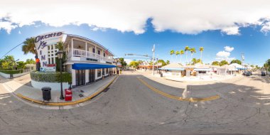 Key West, FL, ABD - 21 Ekim 2023: Orchid Key Inn Key West 360 eşköşeli stok fotoğrafı