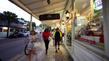 Key West, FL, ABD - 21 Ekim 2023: Duval Street Key Florida 2023