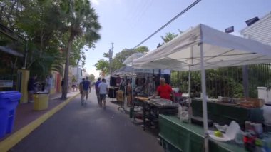 Key West, FL, ABD - 21 Ekim 2023: Bahama Village Key West 4k motion video