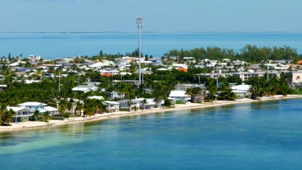 Luchtfoto Buurthuizen Florida Keys Met Antennetoren — Stockvideo