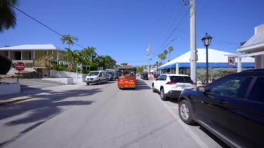 Key West, FL, ABD - 21 Ekim 2023: Duval Street Key Florida 4k motion video 2023