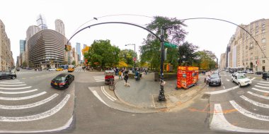 New York, New York, ABD - 27 Ekim 2023: New York Merkez Parkı 360 numaralı hisse senedi. 360 panorama VR eşdörtgen fotoğraf