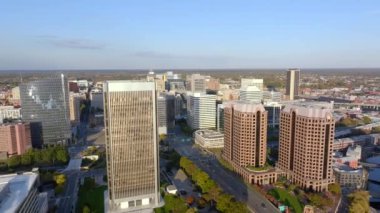 İnsansız hava aracı videosu Richmond Virginia USA 2023. 4k stok hava görüntüsü
