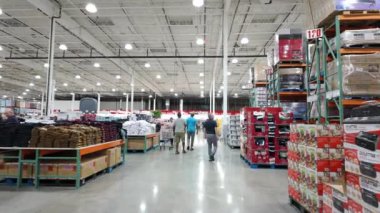 Pembroke Pines, FL, ABD - 3 Kasım 2023: Costco Pembroke Florida ABD