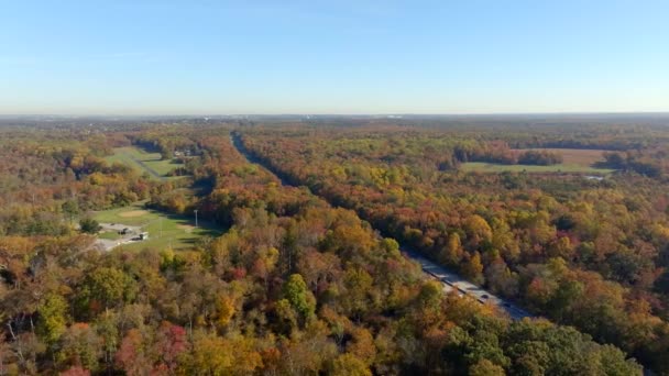 Aerial Drone Footage Laurel Maryland Fall Foliage I95 Interstate Reveal — Stock Video