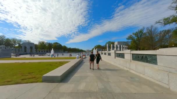 Touristen Besuchen Das World War Memorial Washington 2023 — Stockvideo