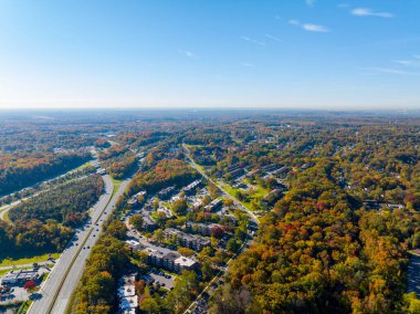 Laurel Maryland ABD 'de hava aracı fotoğraf konutları ve sonbahar yaprakları