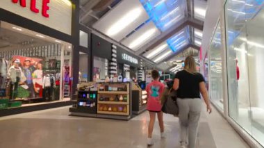 Sunrise, FL, ABD - 10 Kasım 2023: Sawgrass Mills alışveriş merkezi FL USA