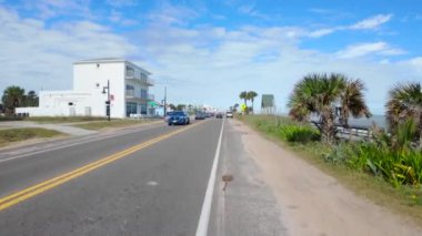 Flagler plaj yürüyüşü okyanusun 4k olduğunu gösteriyor.