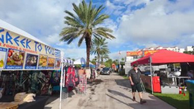 Ormond Beach, FL, ABD - 18 Kasım 2023: A1A Super Scenic Garage Sahil Yolu Florida 2023