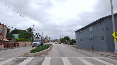 Shenandoah Miami 2023 sürüş turu. 17. Cadde, 8. Cadde borsa video 4k 'ye yaklaşıyor.