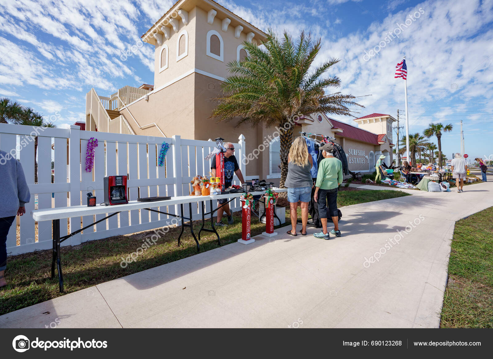 Beverly Beach Usa November 2023 Beverly Beach Garage Sale Superscenic