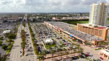 RK Alışveriş Merkezi Hallandale Plajı FL Aralık 2023. Hava stoku videosu