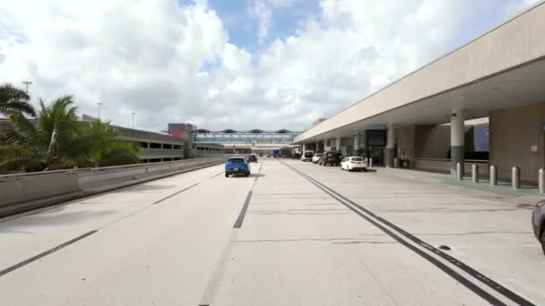 Fort Lauderdale Usa Dicembre 2023 Attraversamento Del Terminal Dell Aeroporto — Video Stock