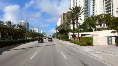 Sunny Isles Beach, FL, ABD - 1 Aralık 2023: A1A Sunny Isles Beach Florida Miami Dade Aralık 2023