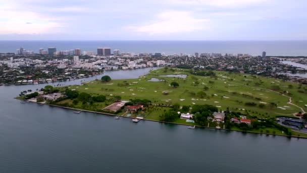 从空中向迈阿密印第安克里克岛射击 — 图库视频影像