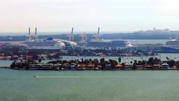 Lagra Miamis Teleövervakningsfartyg Hamnen — Stockvideo