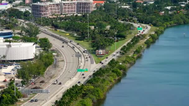 Добро Пожаловать Майами Бич Воздушный Видеознак Мосту Джулии Таттл Телефотозум — стоковое видео