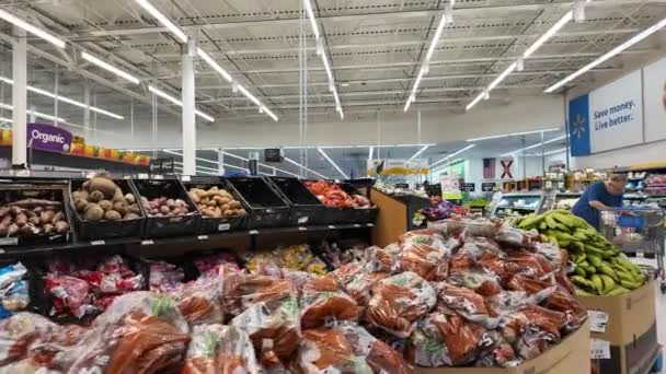 Sunrise Usa January 2024 Fruits Vegetables Walmart Store America Usa — Stock Video
