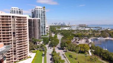 Air Drone stok videosu Coconut Grove Miami 2024