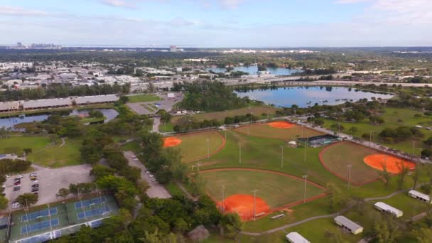 Pola Sportowe Tropical Park Miami Powietrzny Dron Wideo 2024 — Wideo stockowe