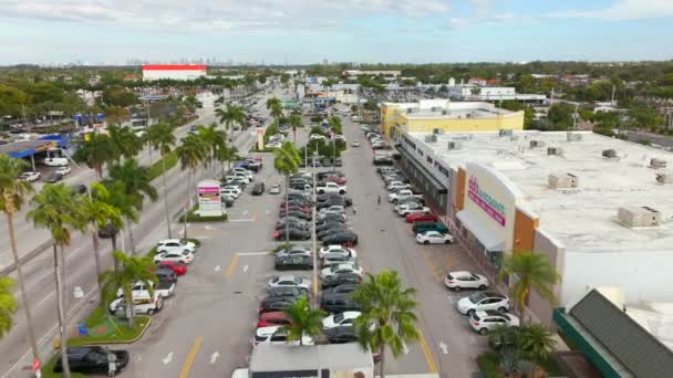 マイアミ アメリカ 2024 マイアミオリンピアハイツバードロードのショッピングセンター — ストック動画