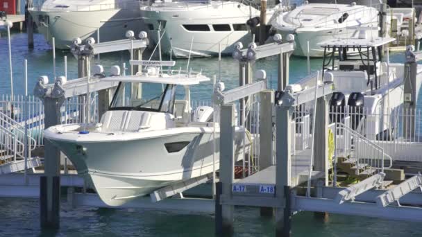 Miami Usa Februari 2024 Boot Een Lift Bij Jachthaven Hdr — Stockvideo